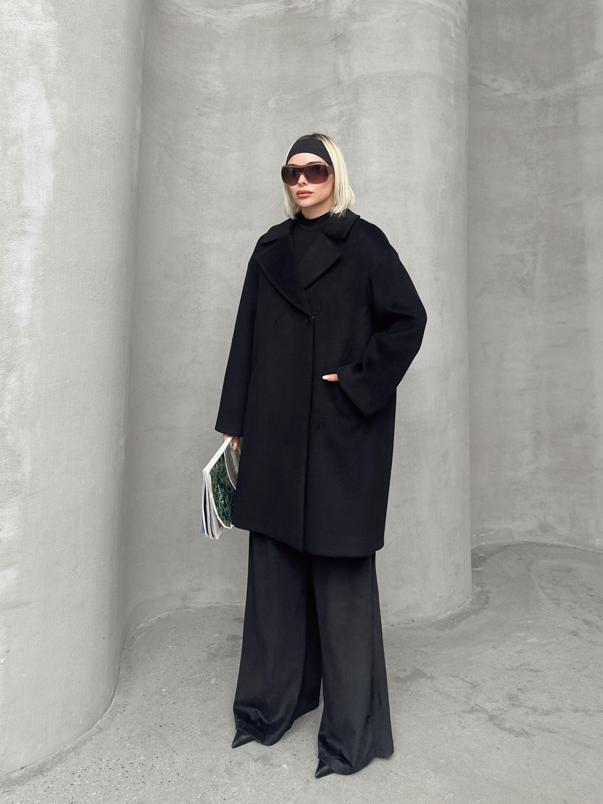 معطف كاجوال بمقاس كبير مع قفل كبس أسود 3080