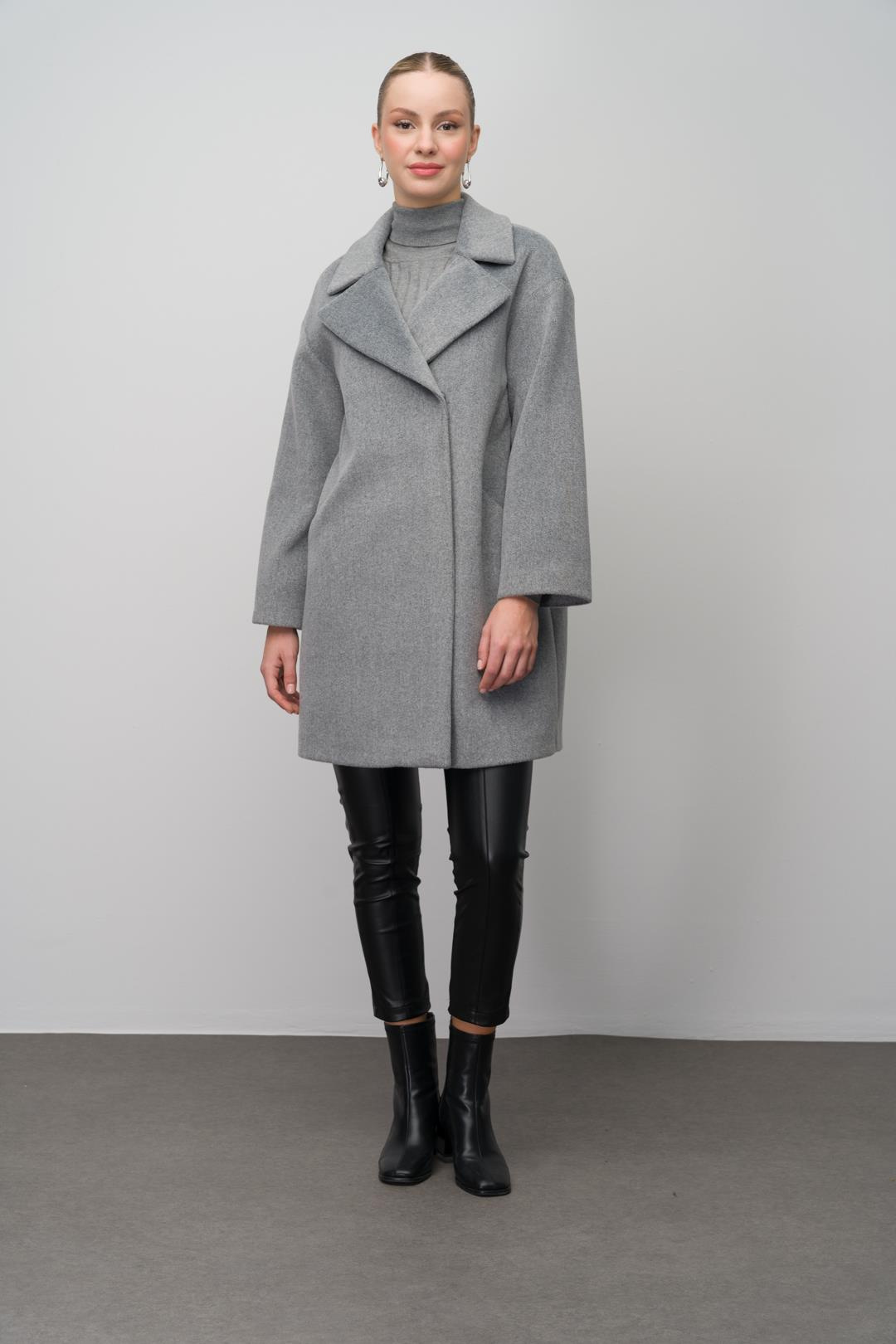 معطف كاجوال بمقاس كبير مع قفل كبس أ.جري 3080