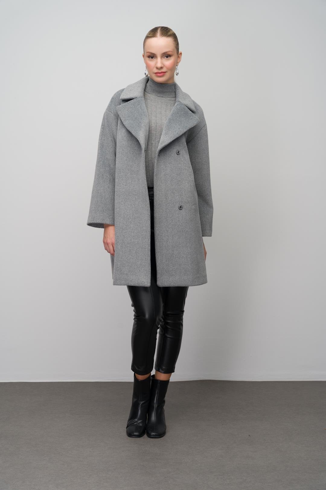 معطف كاجوال بمقاس كبير مع قفل كبس أ.جري 3080