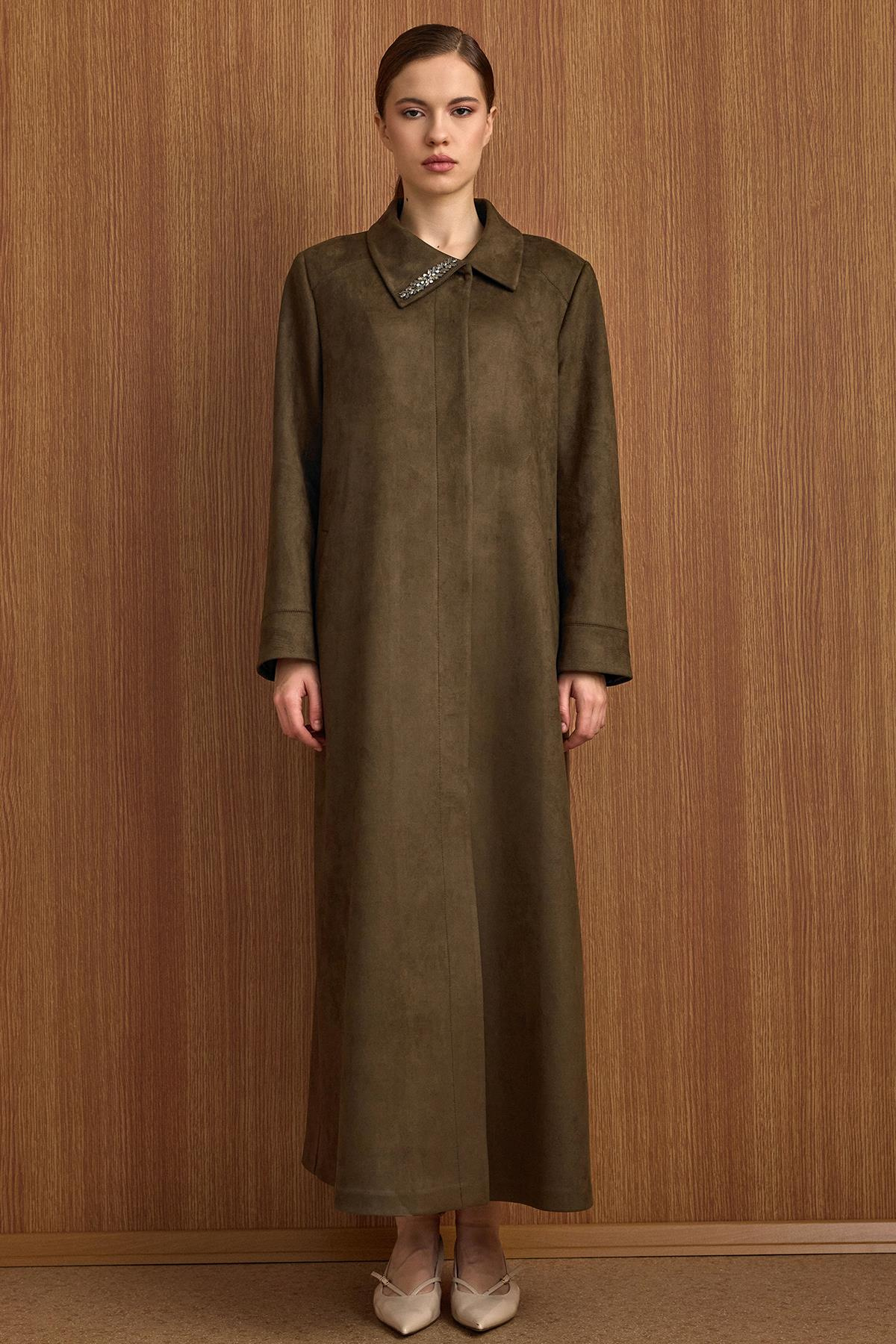 Devrik Yaka Taş Detaylı Süet Görünümlü Büyük Beden Pardesü K.HAKİ 6795