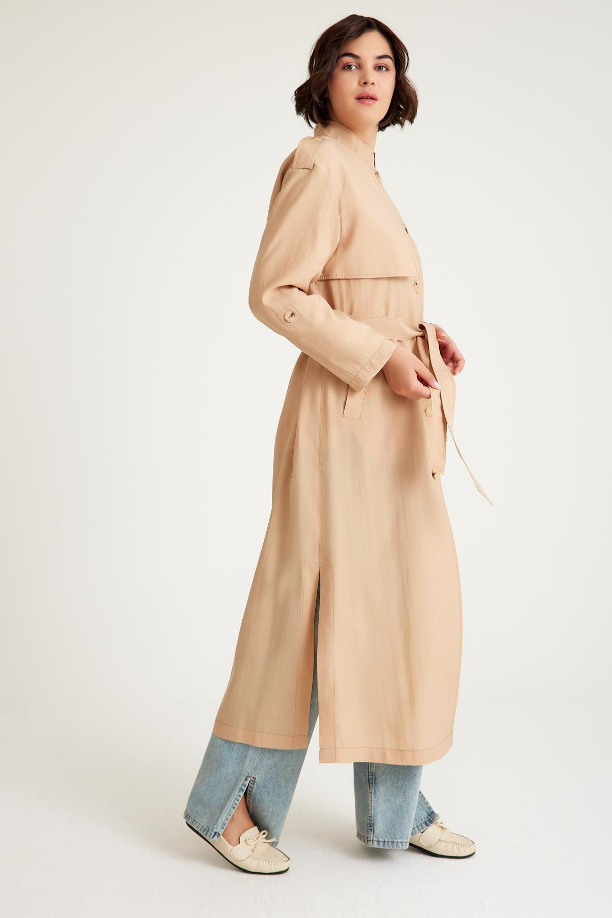 معطف ترنش غير مبطن مع عباءة على شكل جد وتفاصيل حزام كامل 6575