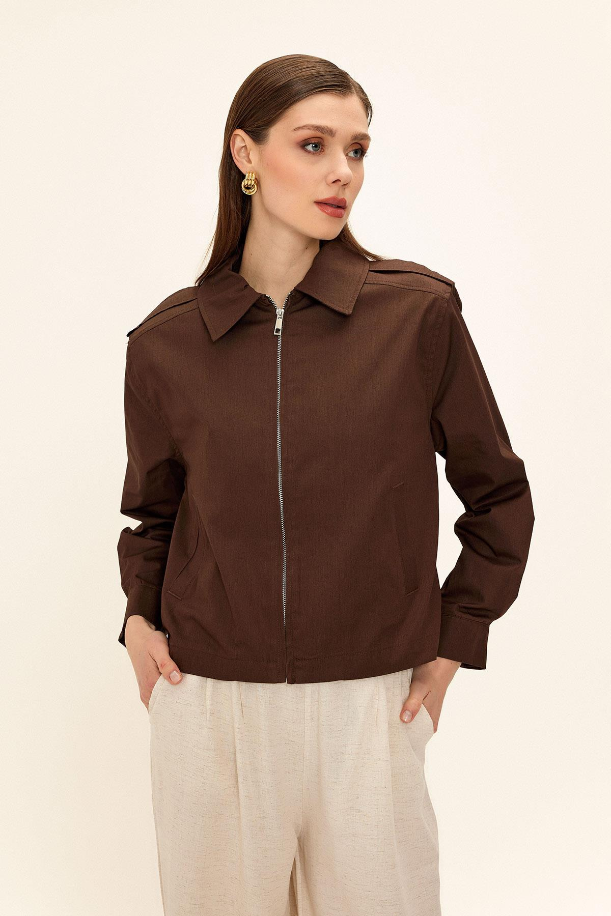 جاكيت قصير من الجبردين مع سحاب قهوة 8260