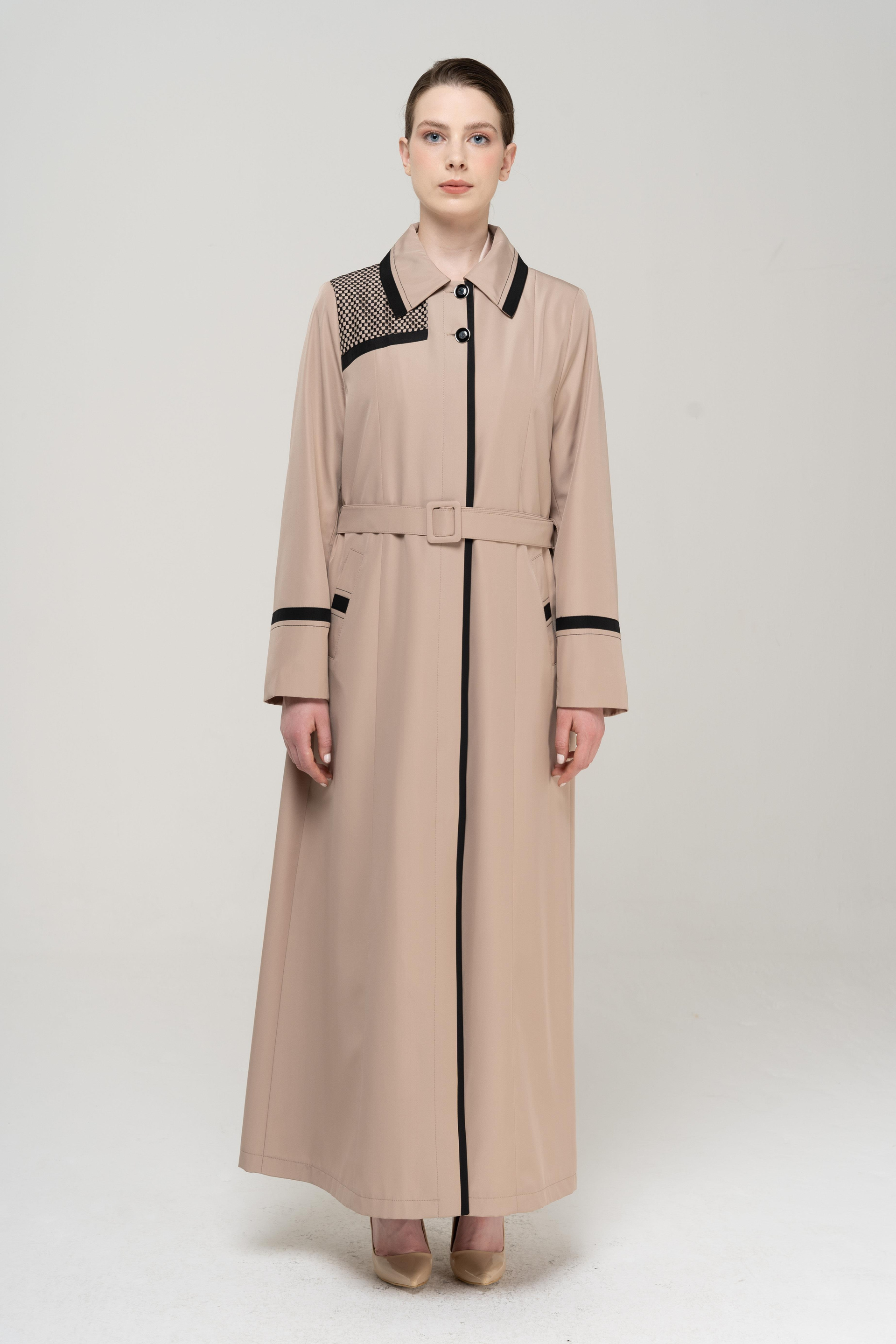 Gömlek Yaka Garni ve File Detaylı Büyük Beden Astarlı Uzun Trençkot VİZON 4296