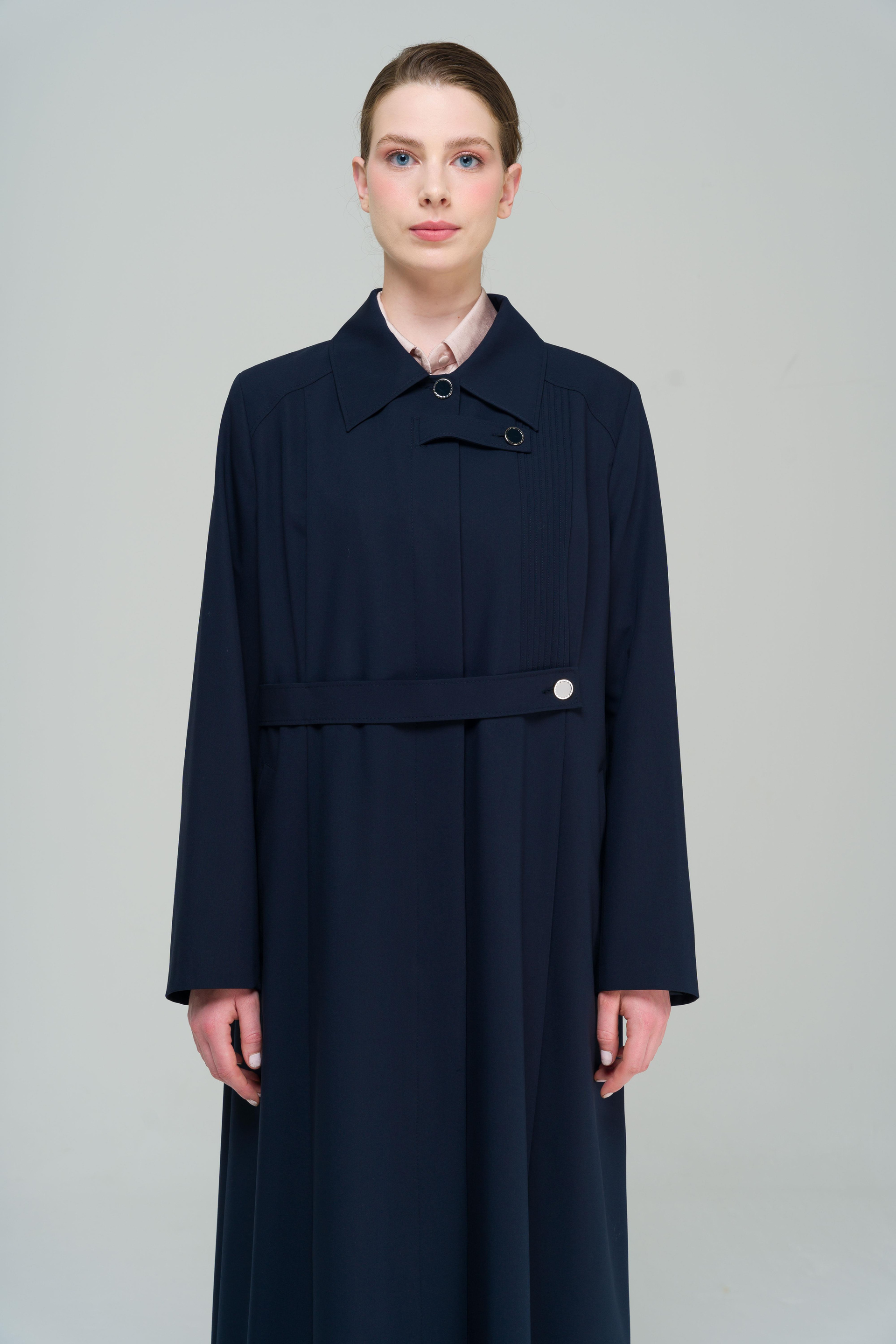 معطف علوي مبطن بمقاس كبير مع ياقة قميص وتفاصيل مضلعة الأزرق الداكن 6565