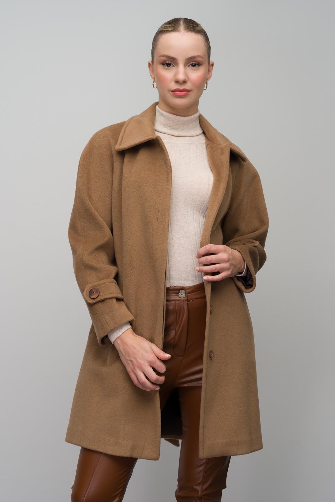 معطف بمقاس كبير وياقة قميص وأكمام راجلان ك. كامل 3079