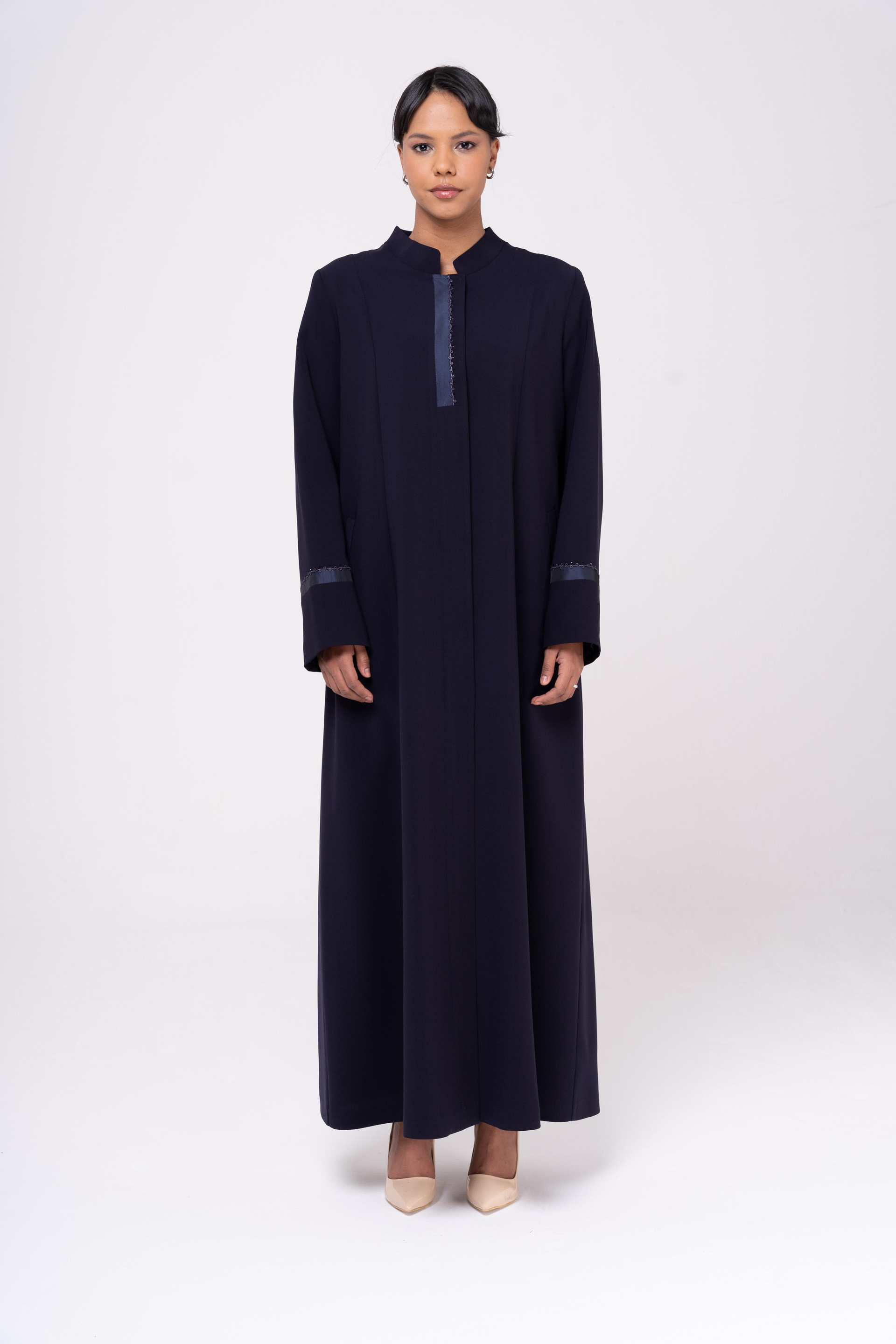 Hakim Yaka Tafta ve İşleme Detaylı Astarlı Büyük Beden Pardesü LACİVERT 6547