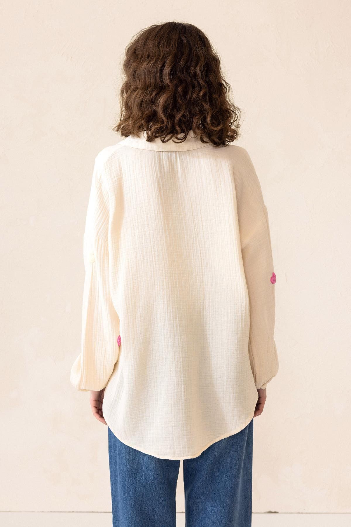 Casual Shirt with Heart Embroidery IVORY 9310