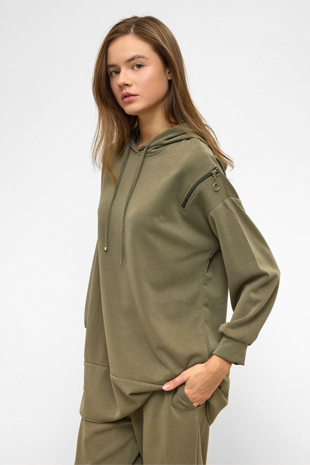 Kapüşonlu Fermuar Aksesuarlı Sweat Pantolon Salaş Modal Takım HAKİ 9382-TK