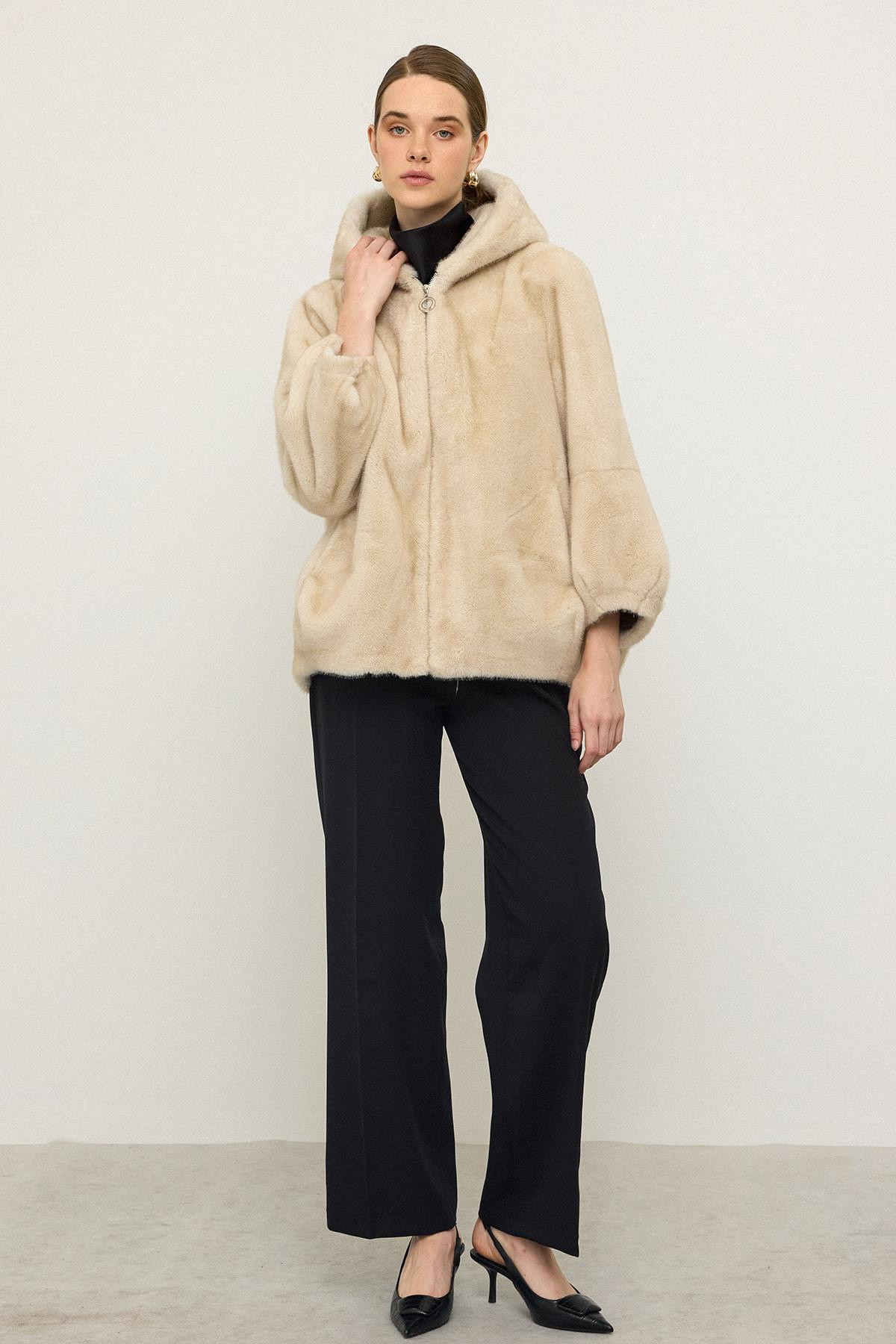 Kapüşonlu Fermuar Kapamalı Kürk Görünümlü Exclusive Ceket BEJ 1009
