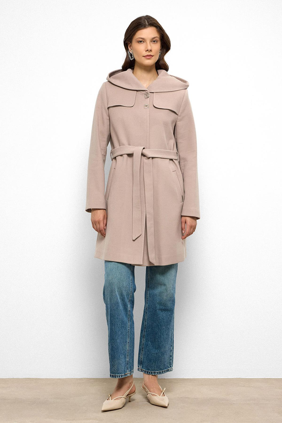 معطف بغطاء رأس وتفاصيل عباءة حجر 3109