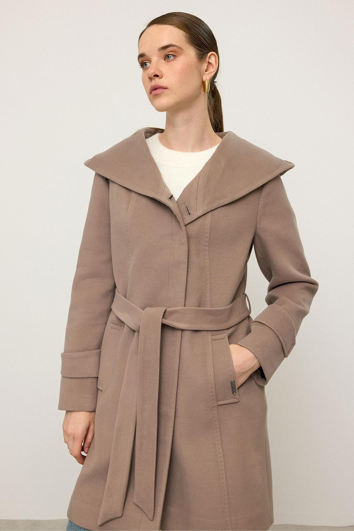 Hooded Coat with Punto Stitch Detail VIZON 3102