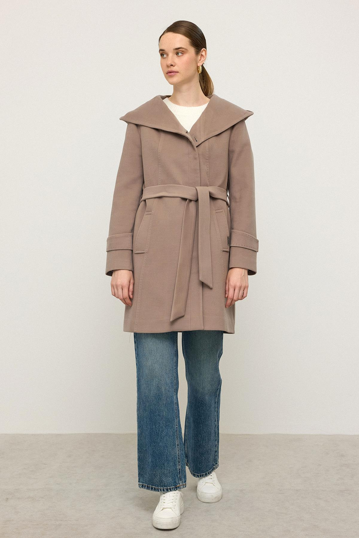 Hooded Coat with Punto Stitch Detail VIZON 3102