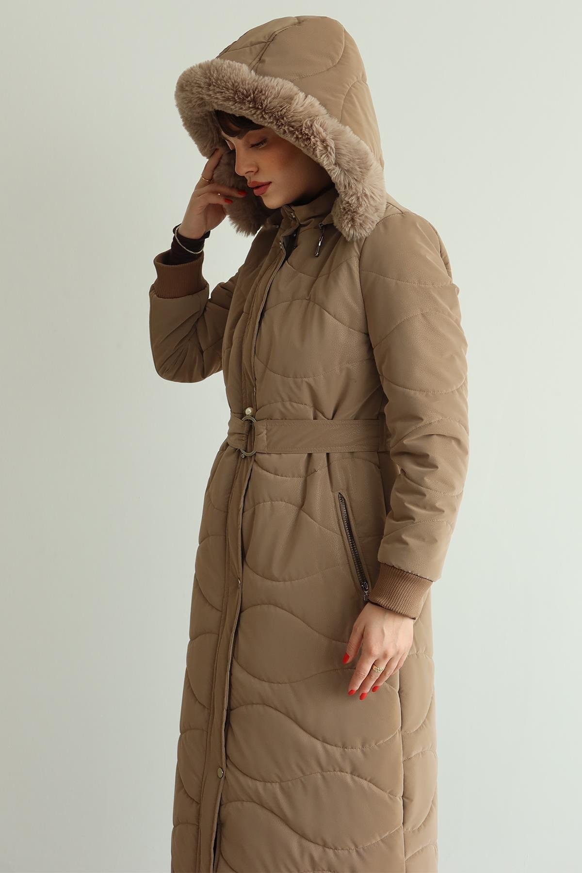 Kapüşonu Çıkabilir Kürklü Fermuarlı Uzun Kapitone Mont S.KAHVE 6802