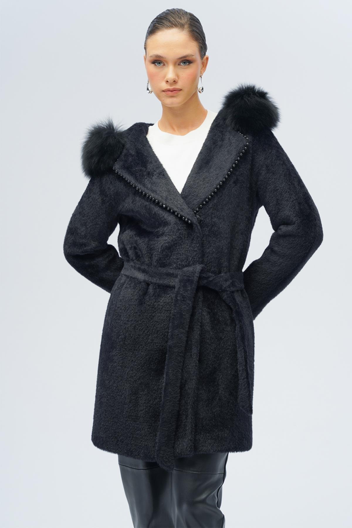 Kapüşonu Kürklü İnci Detaylı Peluş Kaban SİYAH 3097-TK