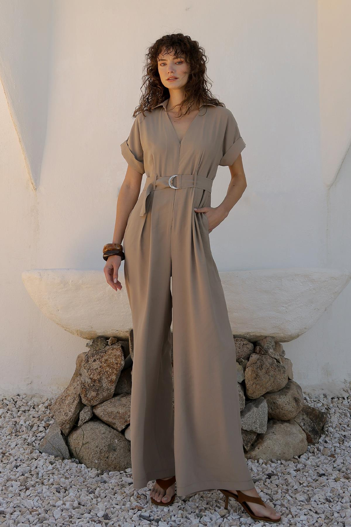 جمبسوت مودال قصير الأكمام مع حزام مفصل يفعل 9342