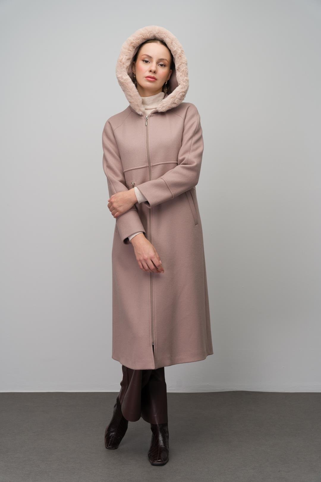 معطف من مزيج الصوف مبطن بالفرو مع غطاء للرأس ورباط على الخصر يفعل 6633