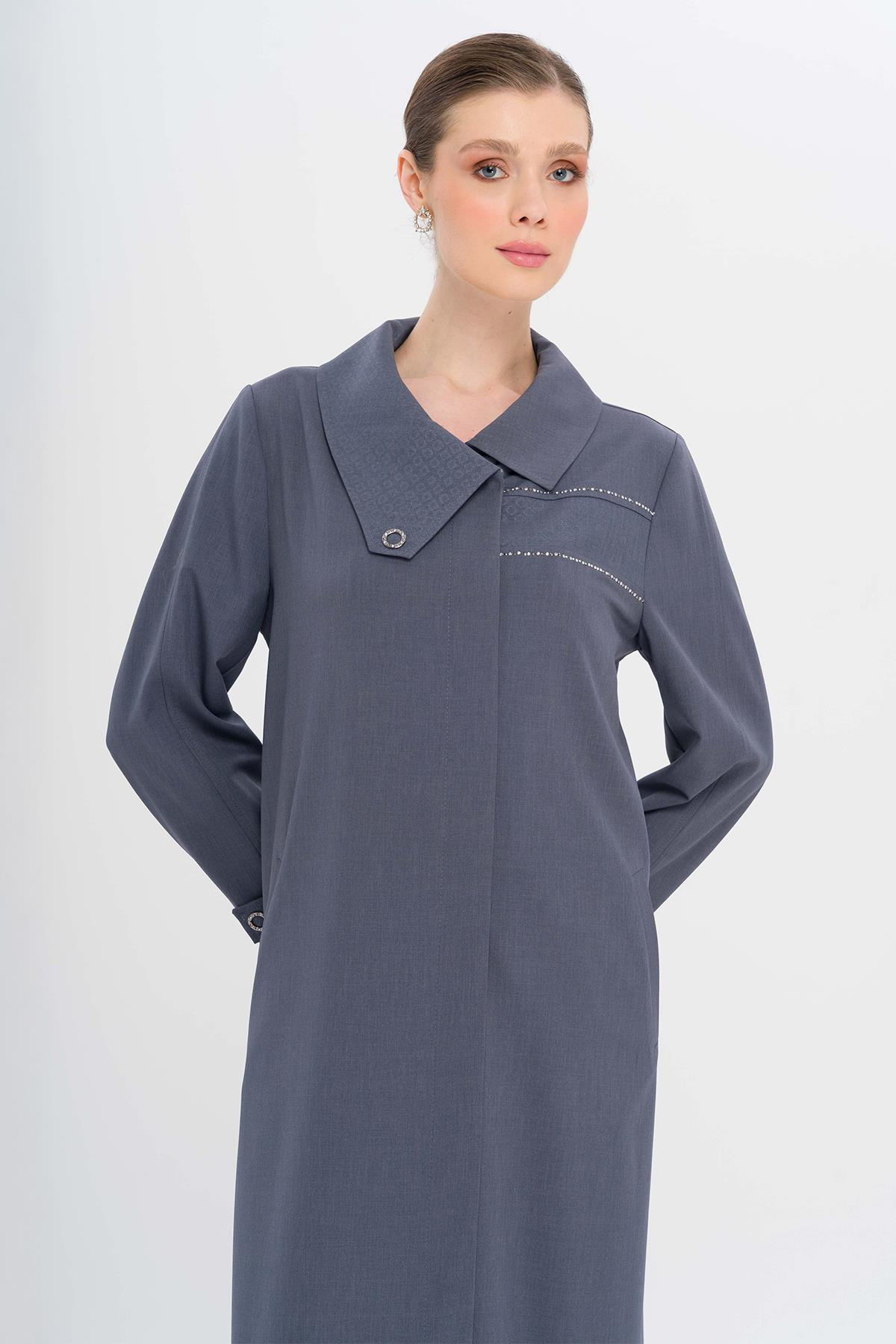 معطف بدون بطانة بمقاس كبير مع ياقة منديل وتفاصيل حجرية إنديجو 6714