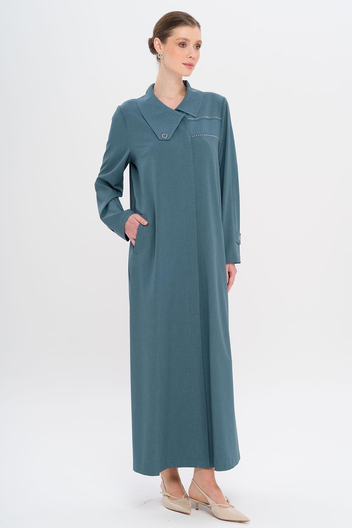 Mendil Yaka Desen ve Taş Detaylı Astarsız Büyük Beden Pardesü MİNT 6714