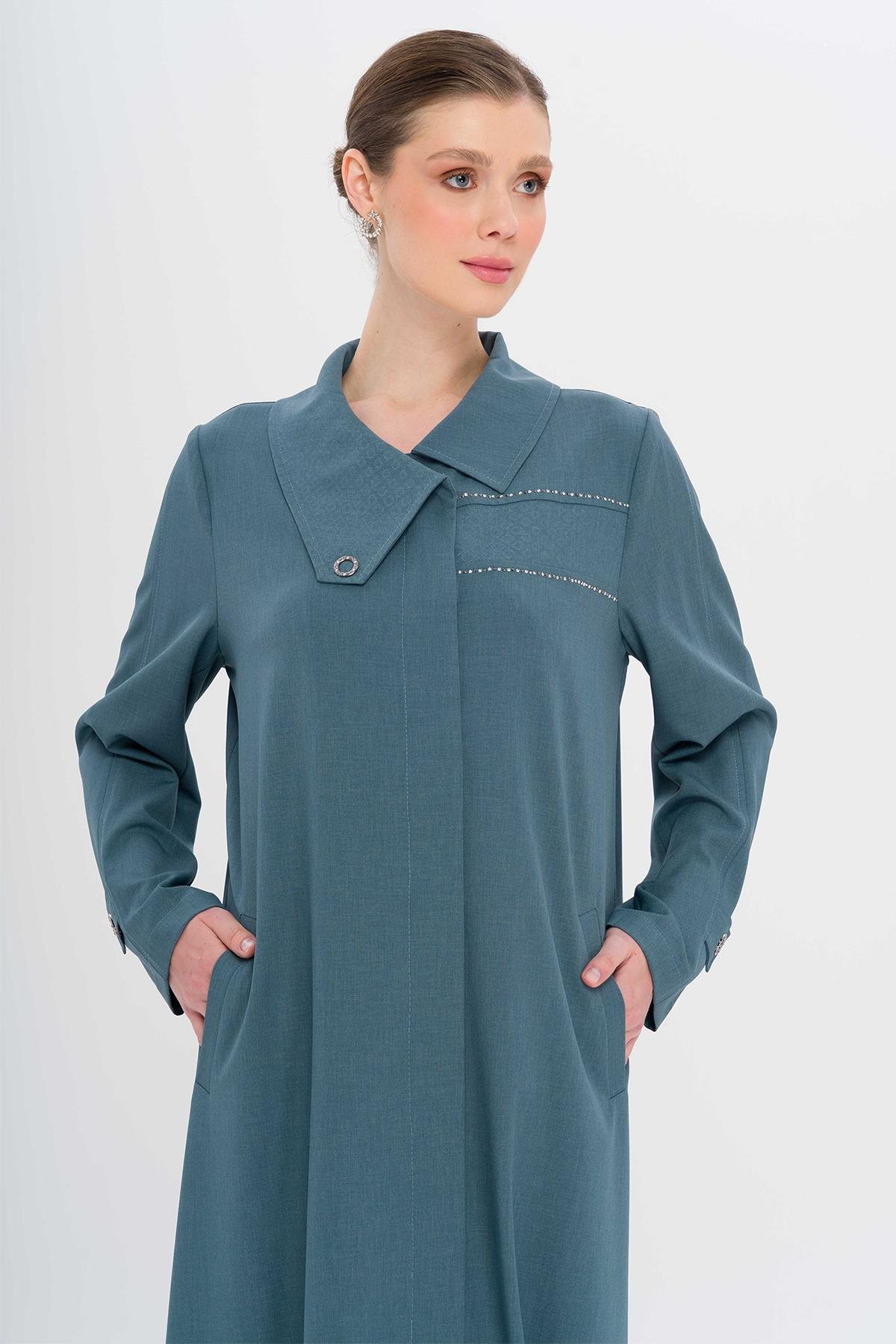 Mendil Yaka Desen ve Taş Detaylı Astarsız Büyük Beden Pardesü MİNT 6714