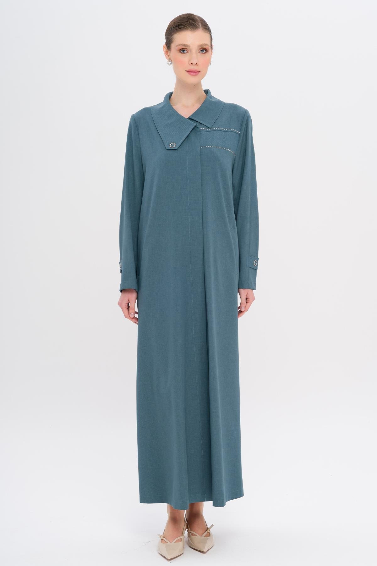 Mendil Yaka Desen ve Taş Detaylı Astarsız Büyük Beden Pardesü MİNT 6714