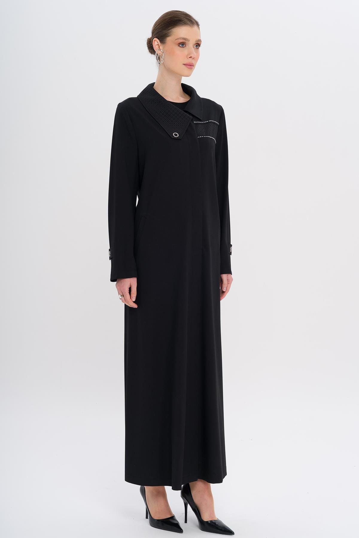 Mendil Yaka Desen ve Taş Detaylı Astarsız Büyük Beden Pardesü SİYAH 6714