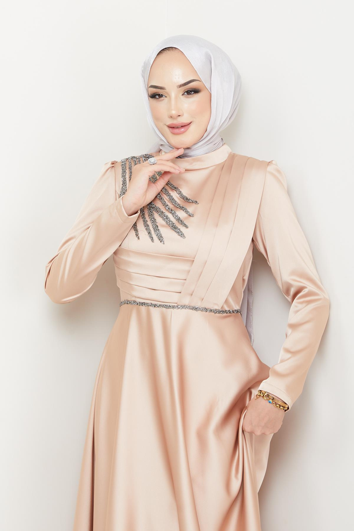 فستان سهرة ساتان مع طيات وخرز في الأمام كامل 1624