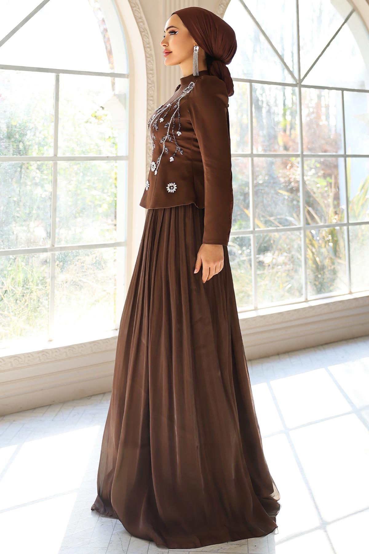Önü Taş İşlemeli Saten Yoryo İpek Kombinli Tesettür Abiye Elbise KAHVE 1055