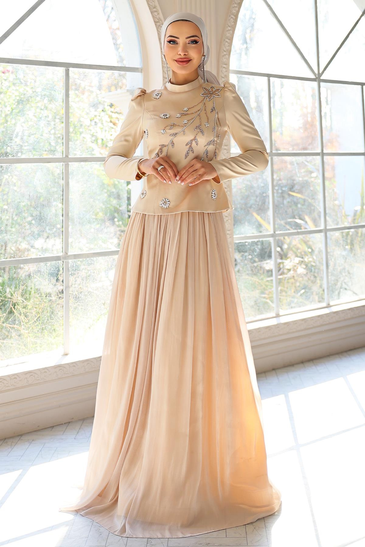 Önü Taş İşlemeli Saten Yoryo İpek Kombinli Tesettür Abiye Elbise BEJ 1055
