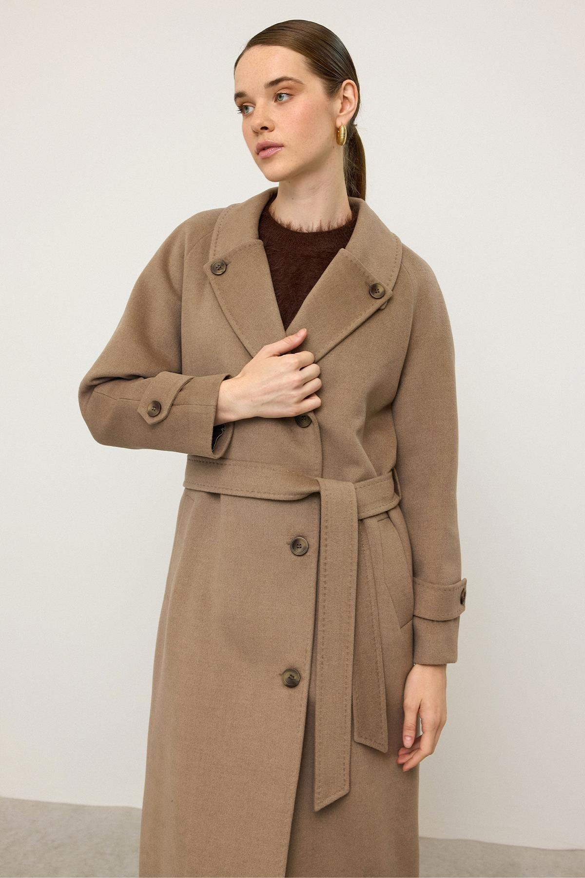 Mid-Length Cashmere Coat with Punto Stitch Detail and Pleated Back K. KAMEL 3113