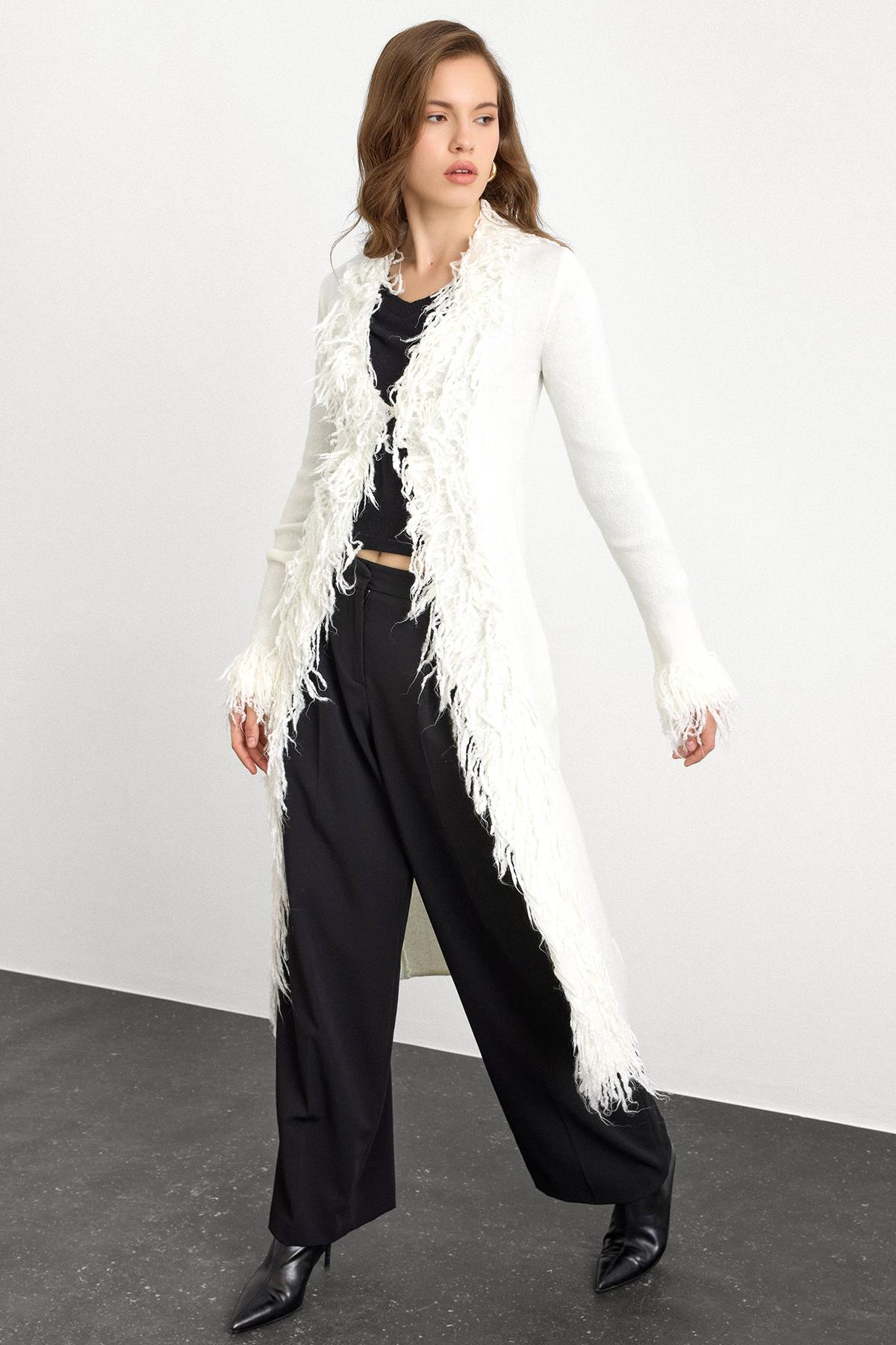 Püskül Detaylı Uzun Triko Hırka EKRU 8281