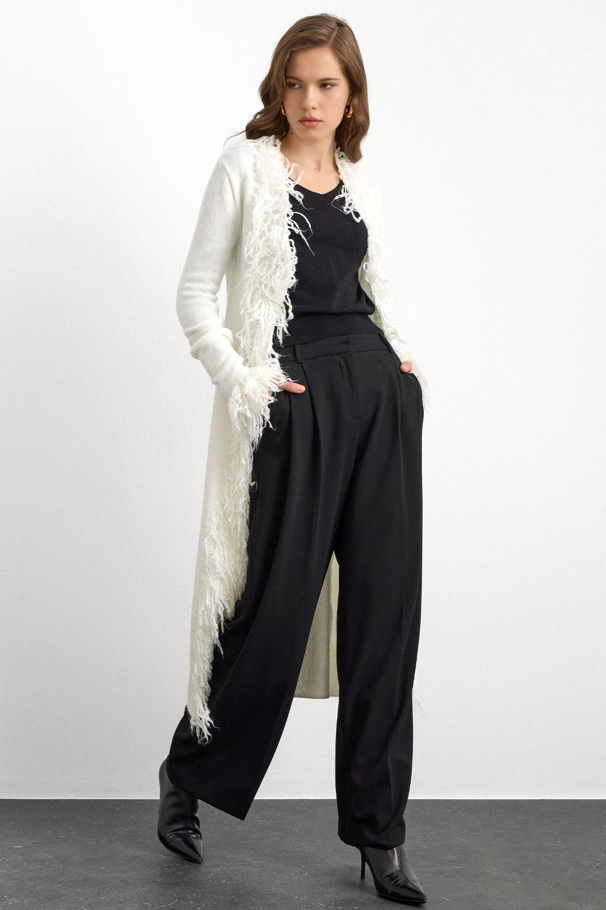 Püskül Detaylı Uzun Triko Hırka EKRU 8281