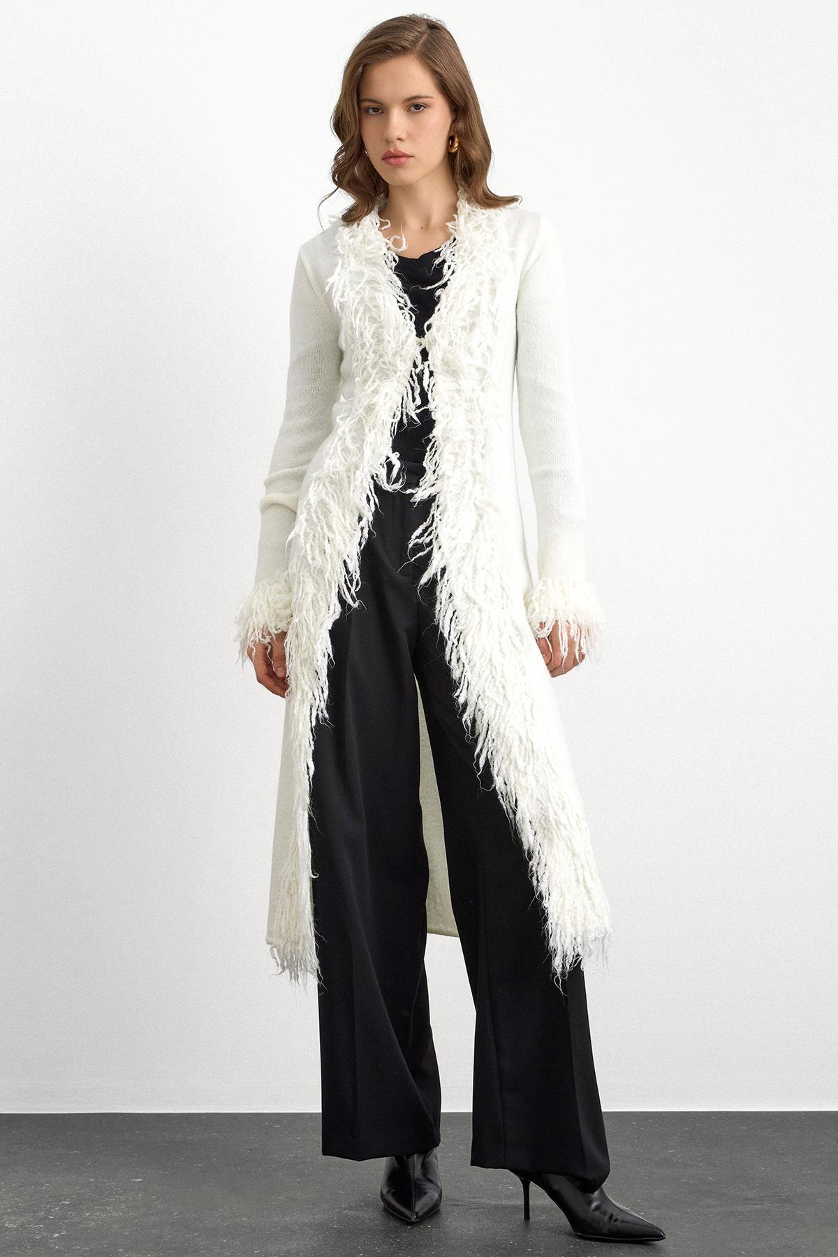 Püskül Detaylı Uzun Triko Hırka EKRU 8281