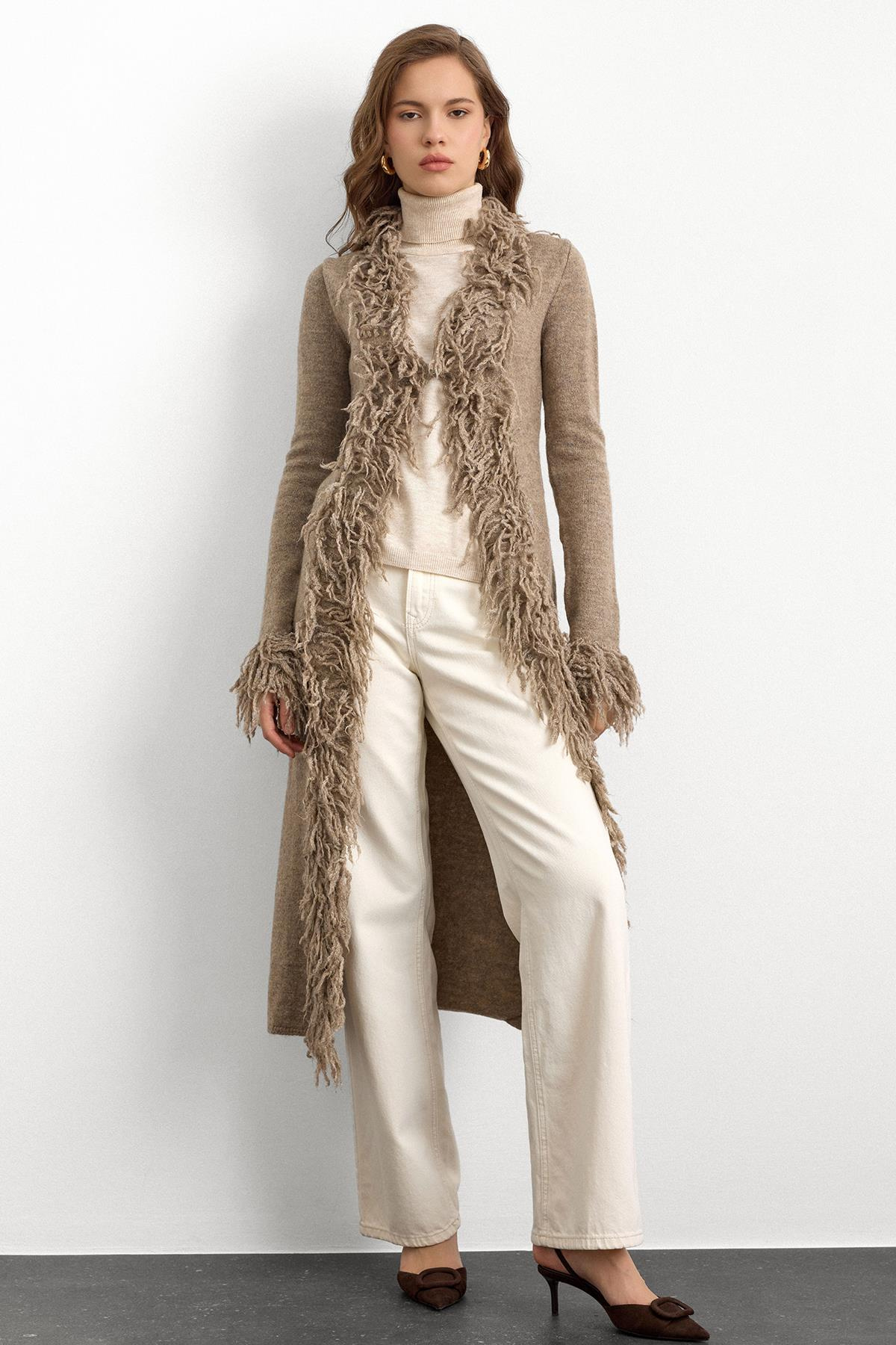 Püskül Detaylı Uzun Triko Hırka VİZON 8281