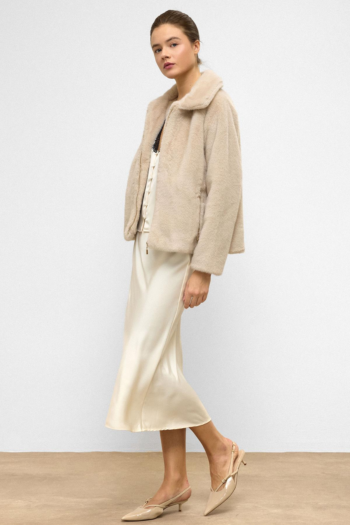 جاكيت من الفرو الصناعي بأكمام راجلان وسحاب يفعل 1012