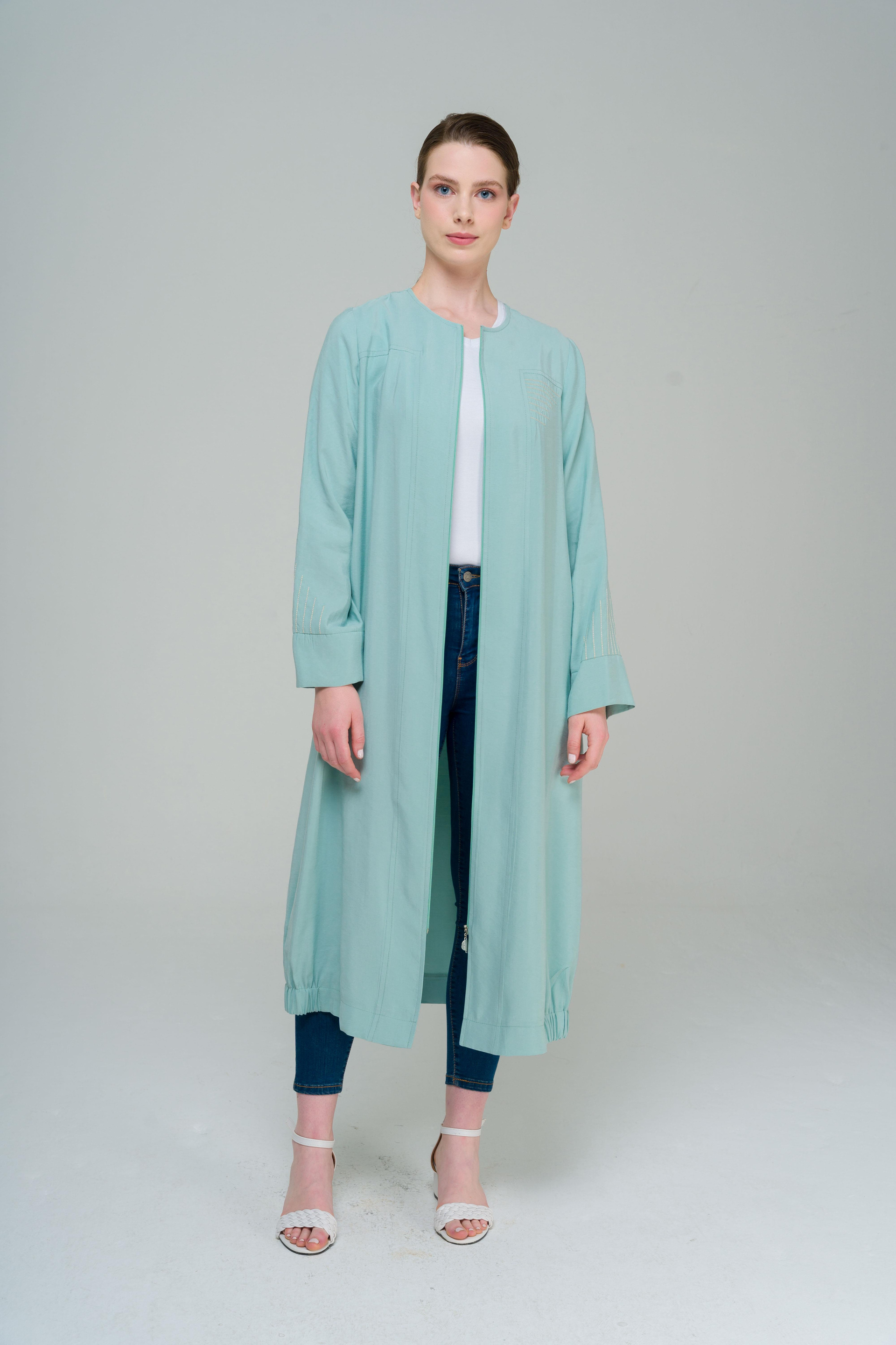 تنورة مجمعة مطرزة بتفاصيل ورقبة دائرية وغطاء رأس غير مبطن مثل 6589