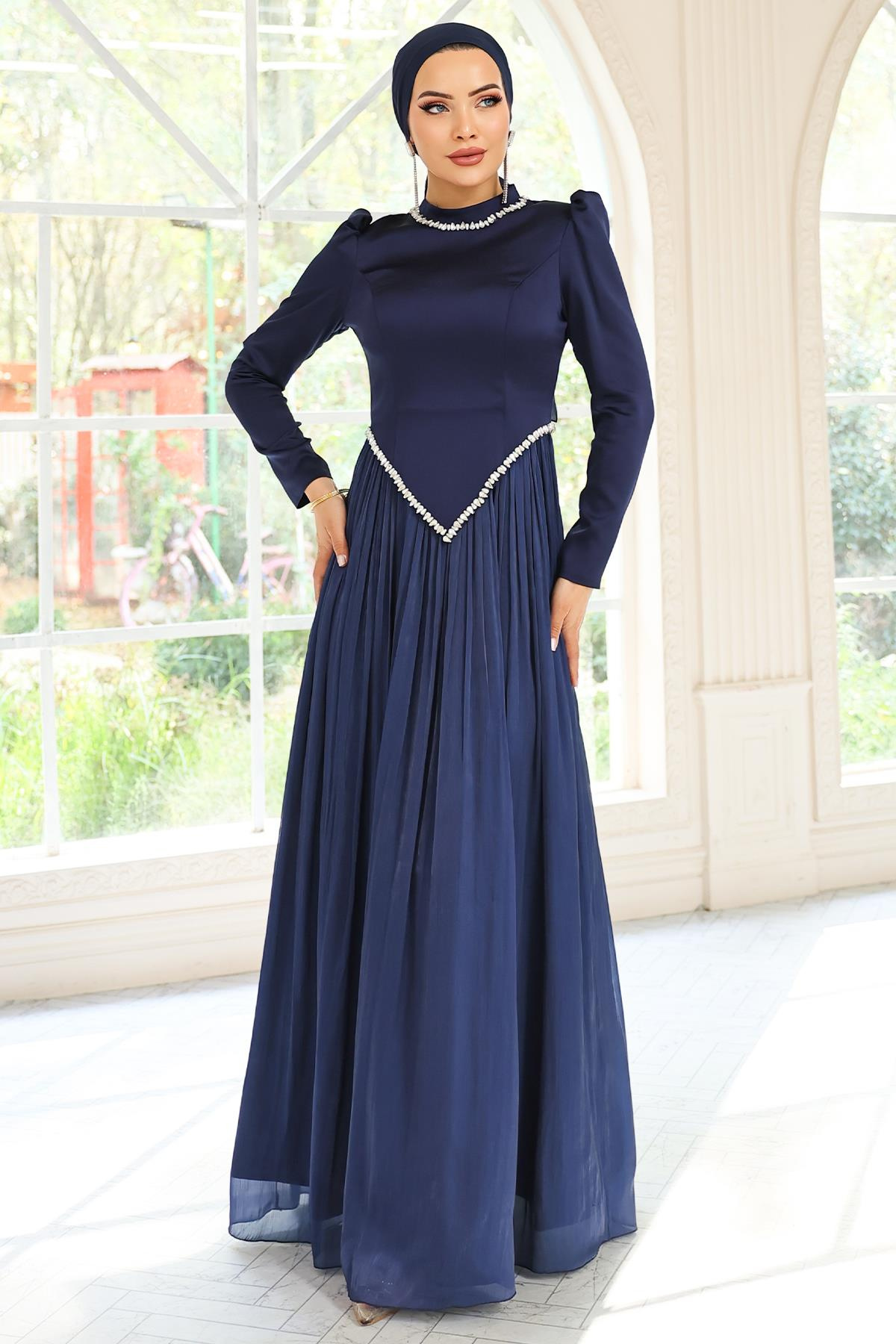 Taş Detaylı Eteği Piliseli Saten ve Yoryo İpek Tesettür Abiye Elbise LACİVERT 1046
