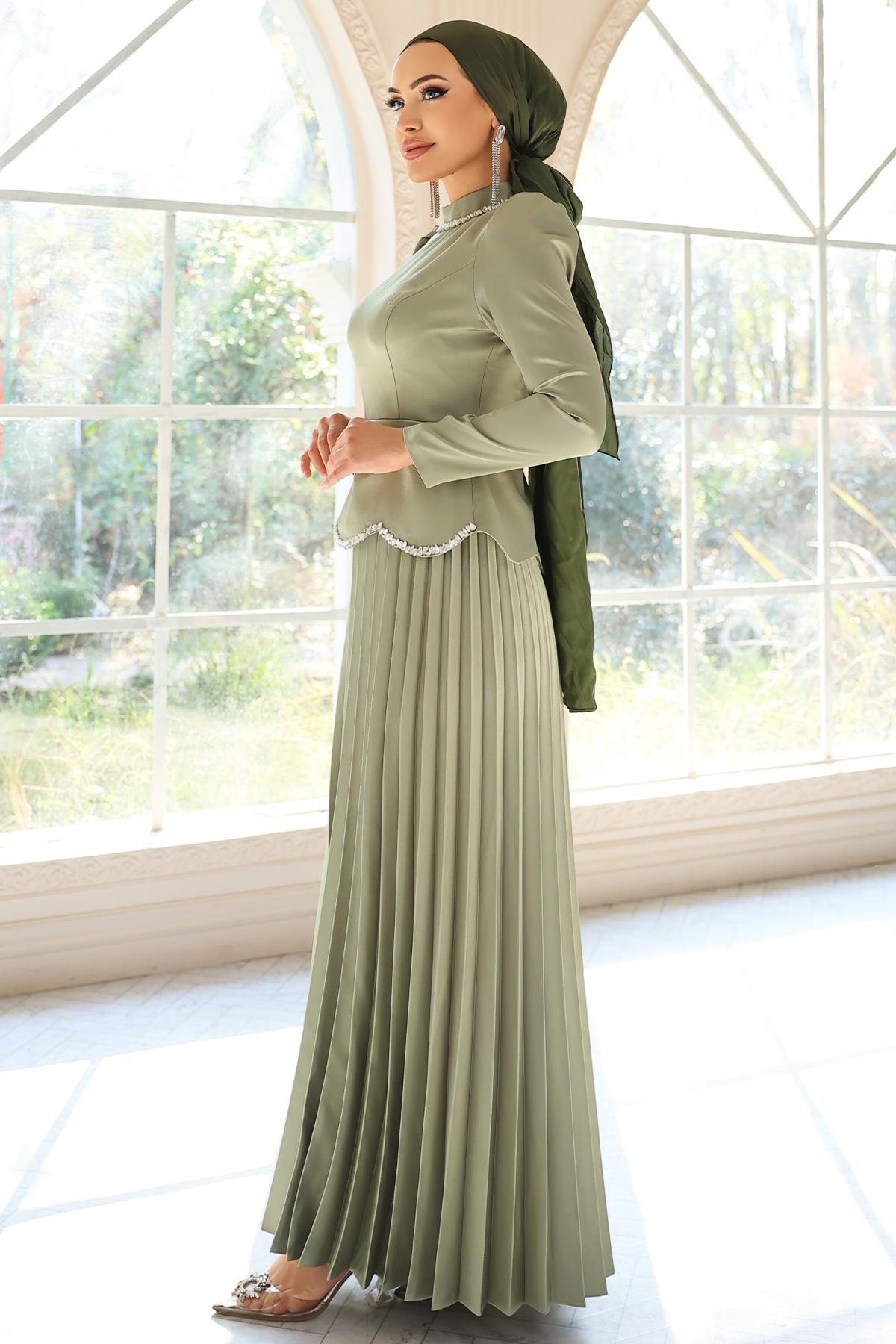 Taş ve İnci Detaylı Piliseli Saten Tesettür Abiye Elbise AÇIK YEŞİL 1682