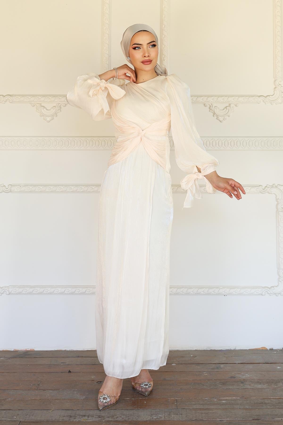 فستان سهرة حرير من يوريو للحجاب مع كشكشة وربطة عنق على شكل فتحة للذراع العاج 1224