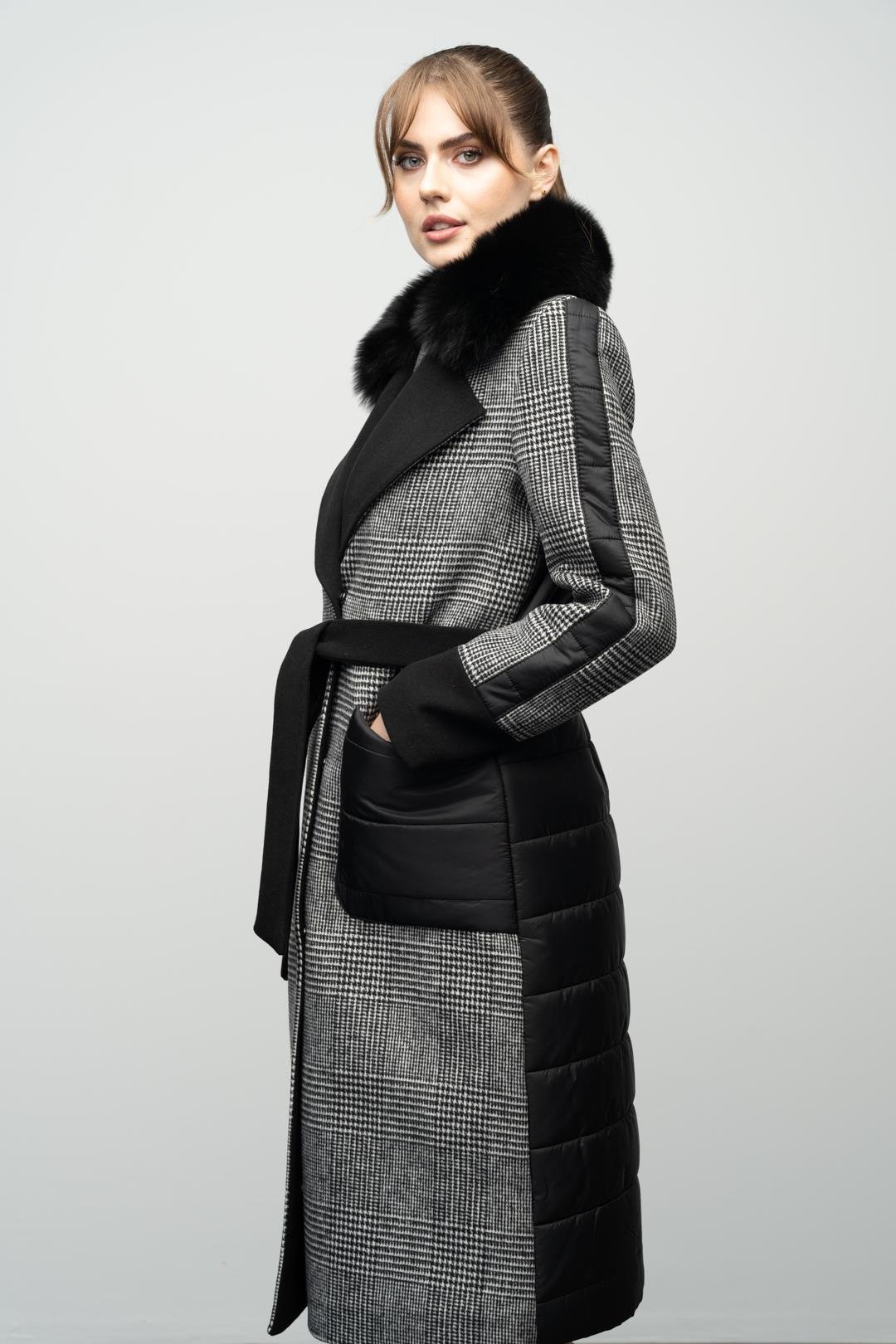 معطف من الكشمير المنقوش مع فرو قابل للفصل وزخرفة مبطنة أسود 3993-TK