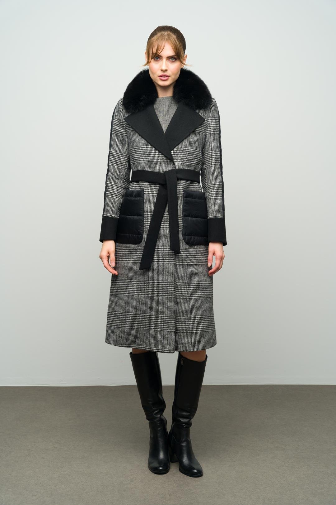 معطف من الكشمير المنقوش مع فرو قابل للفصل وزخرفة مبطنة أسود 3993-TK