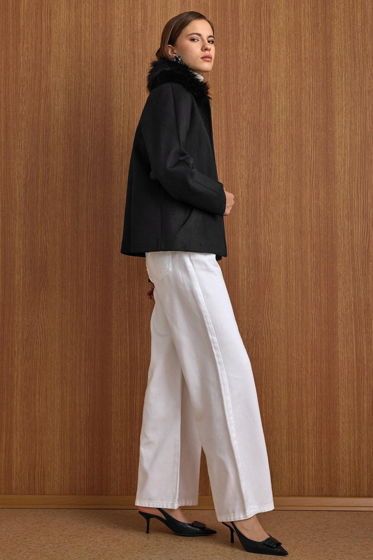 Yakası Çıkabilen Kürklü Kısa Kaban SİYAH 3158