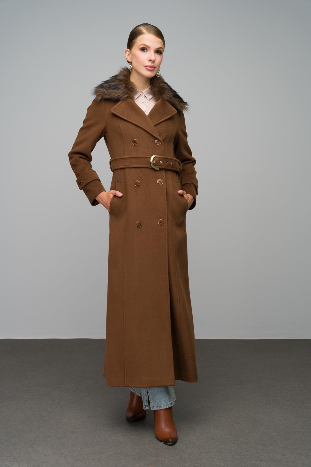 Yakası Çıkabilen Kürklü Kruvaze Manto TÜTÜN 3991