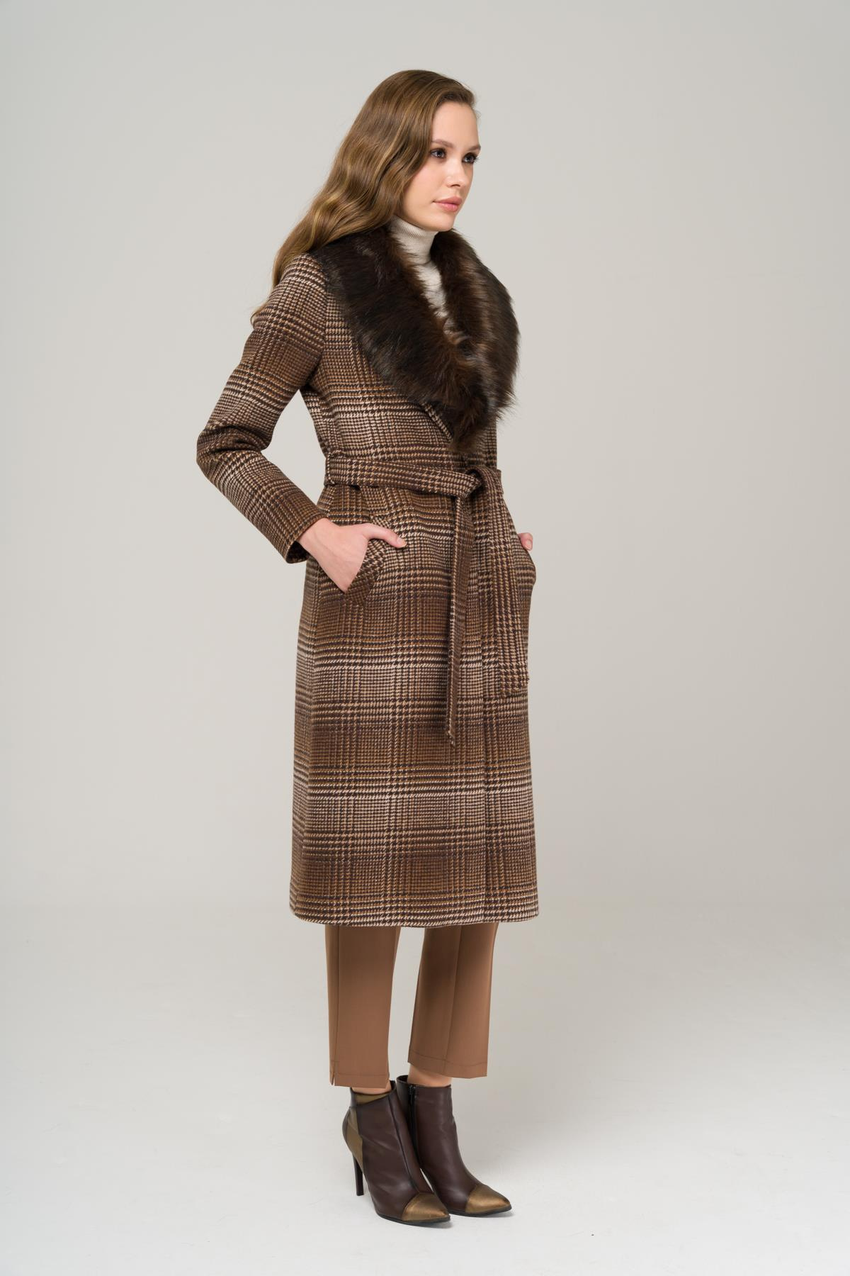 Mid-Length Plaid Coat with Detachable Fur Collar and Tie at the Waist COFFEE 3978