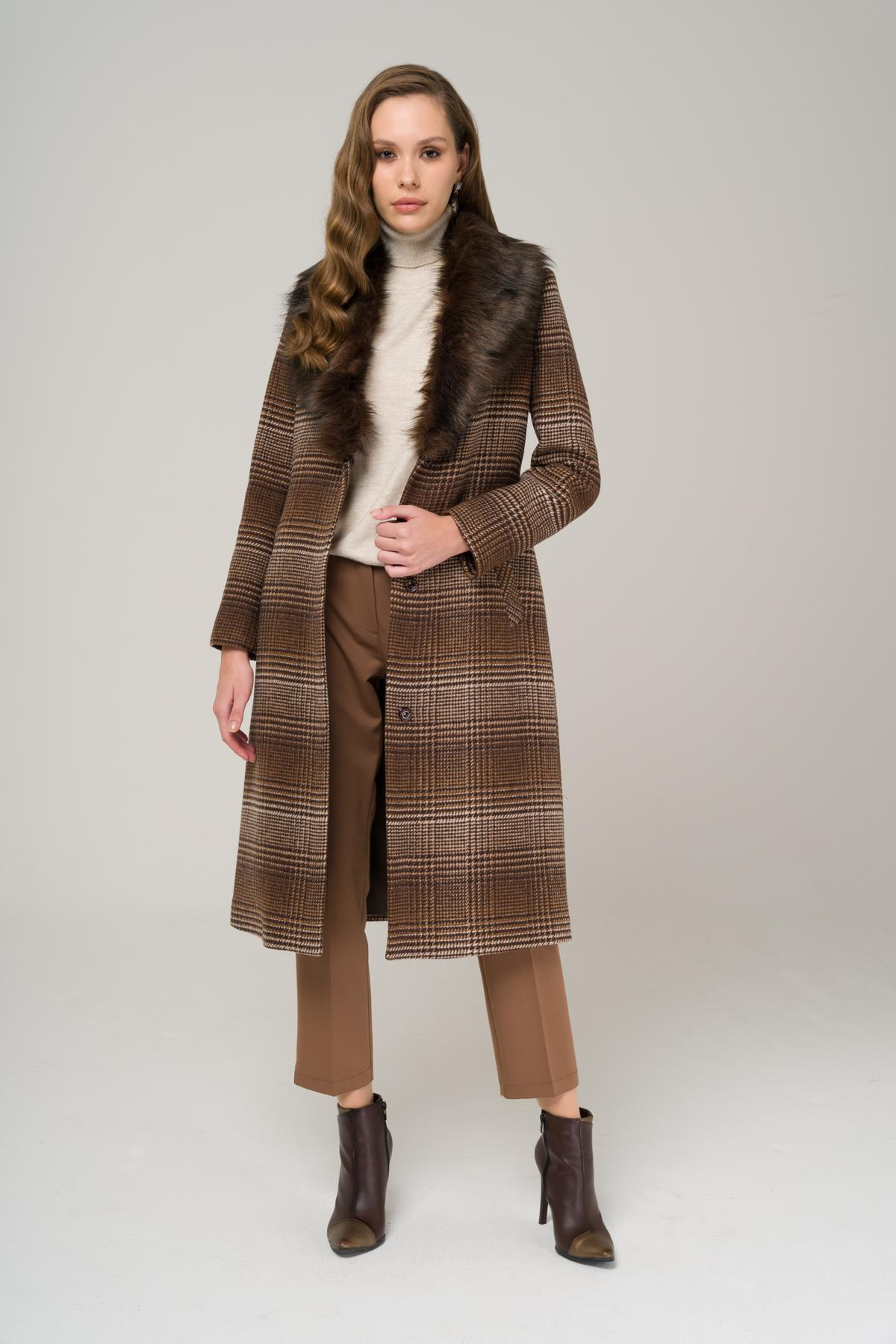 Mid-Length Plaid Coat with Detachable Fur Collar and Tie at the Waist COFFEE 3978