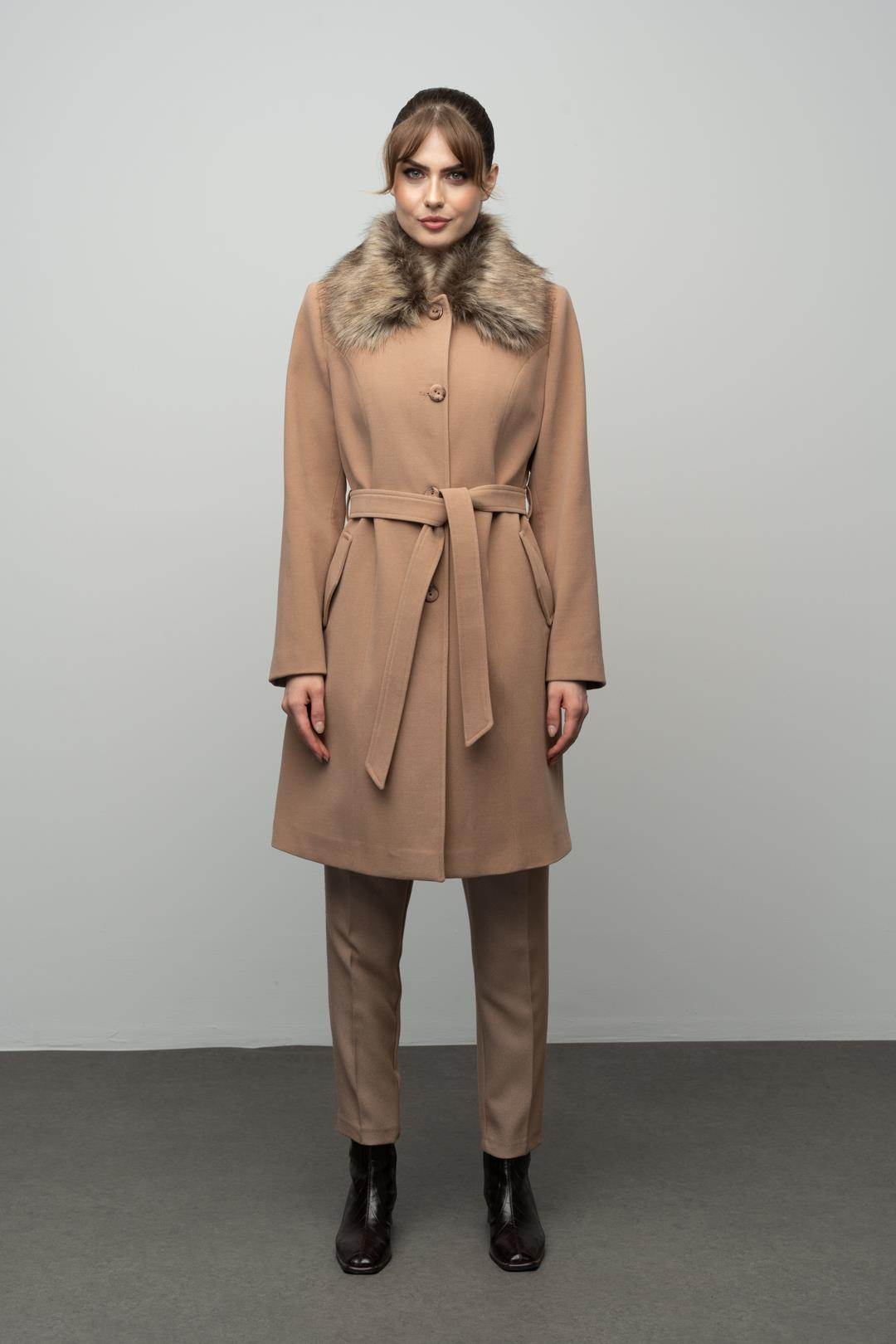 Yakası Çıkabilir Kürklü Büyük Beden Kaban KAMEL 3004