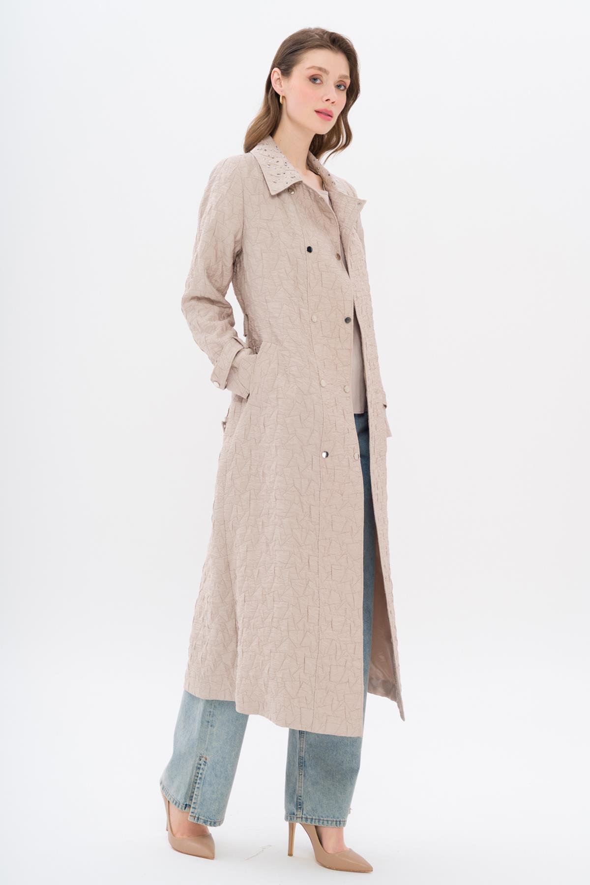 Quilted Patterned Lightweight Coat with Stone Detail on the Collar STONE 6706