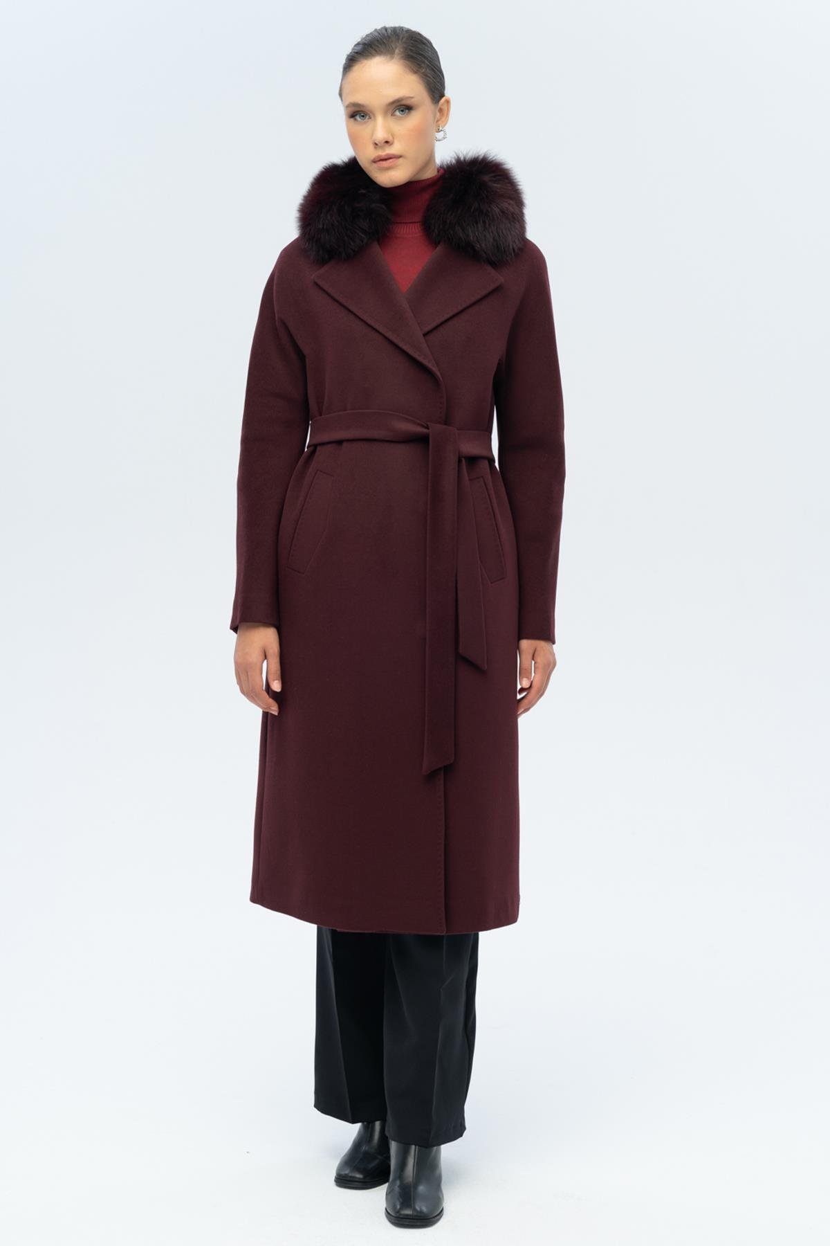 Yarasa Kol Yakası Çıkabilir Kürklü Punto Dikiş Detaylı Kaşmir Kaban MÜRDÜM 3120-TK