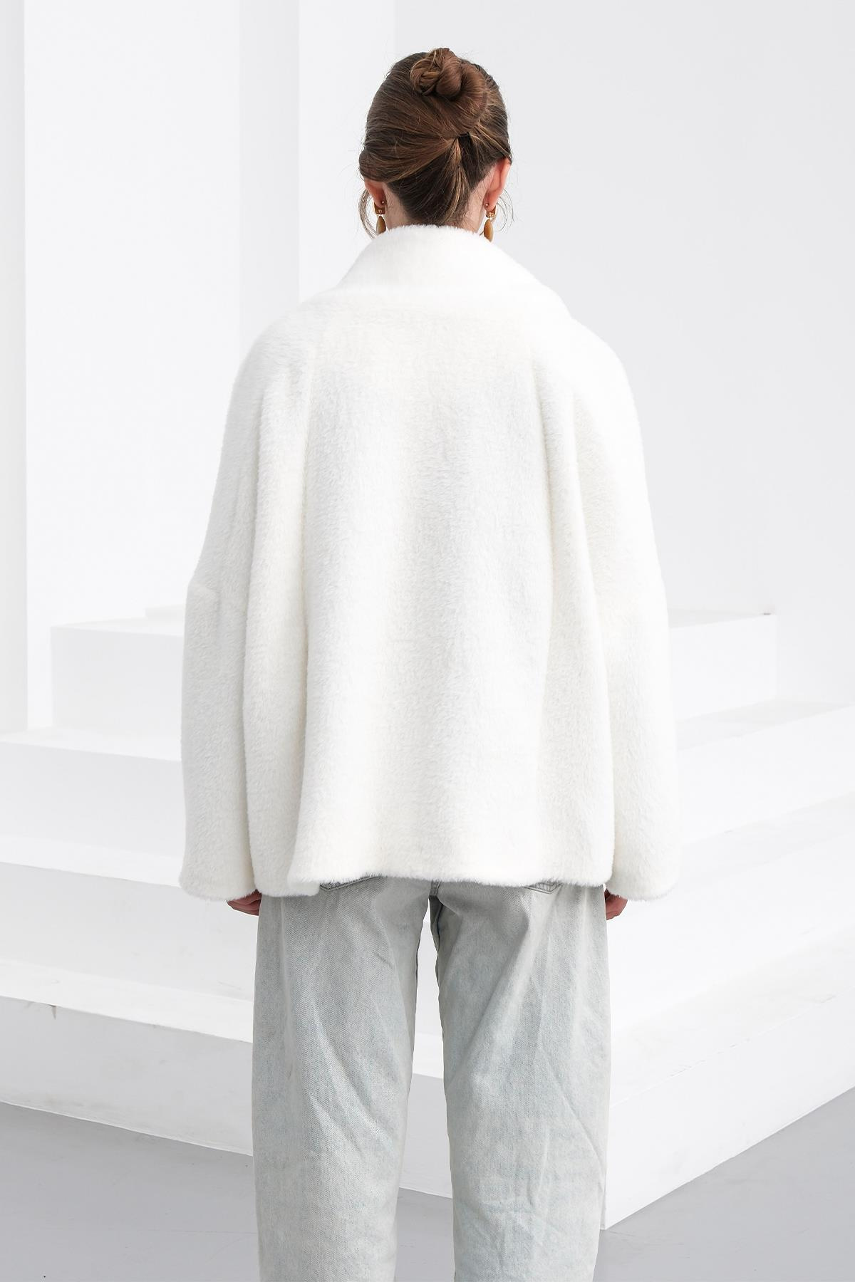Angora Görünümlü Salaş Ceket BEYAZ 8279