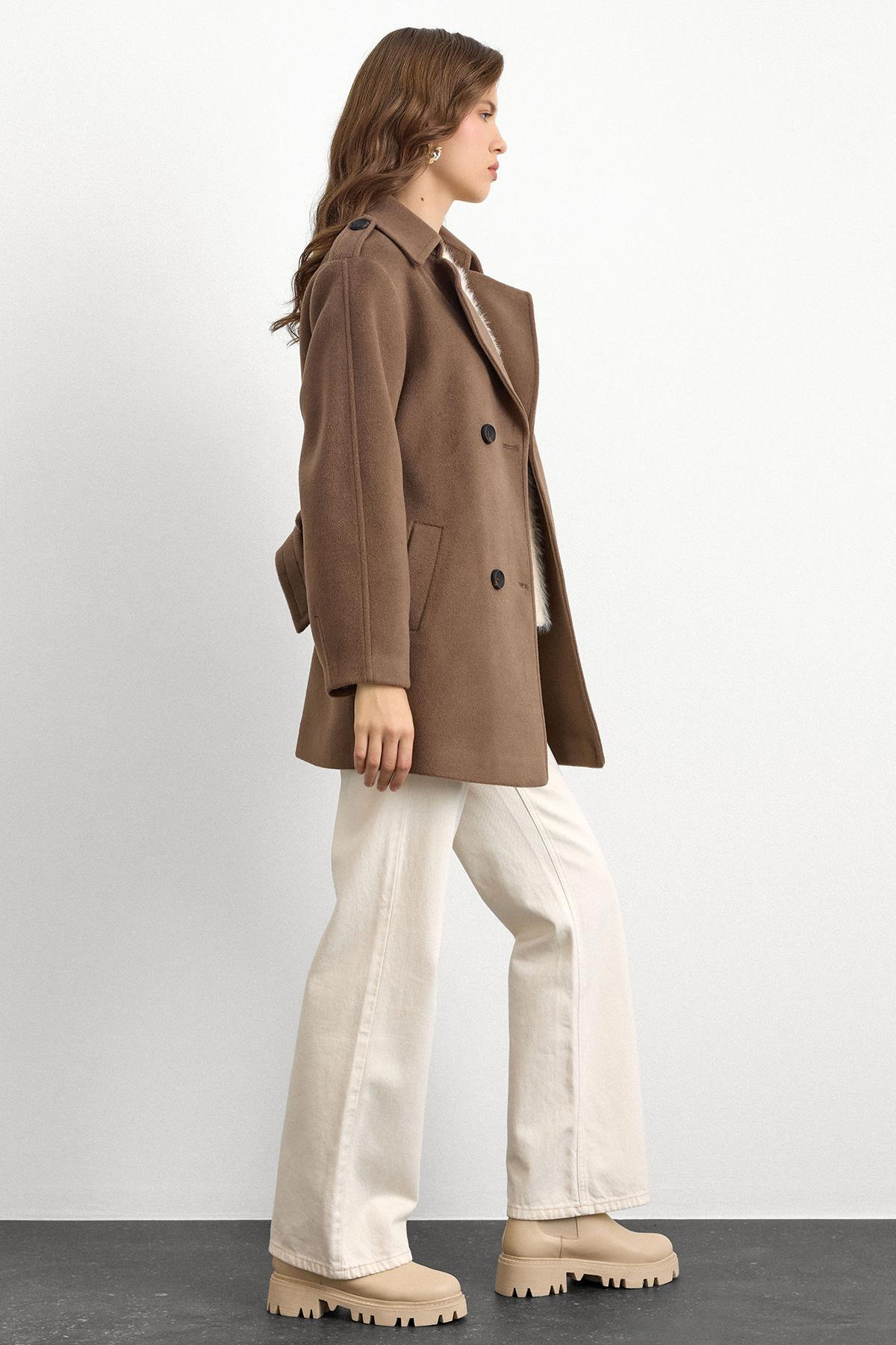 Apolet Detaylı Oversize Kısa Kaban VİZON 3149