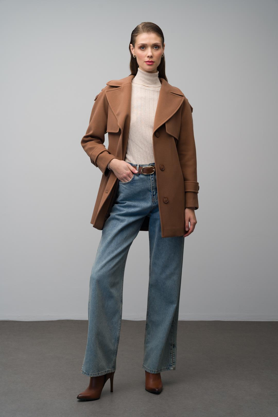 Apolet ve Pelerin Detaylı Reglan Kol Kaban TABA 3078